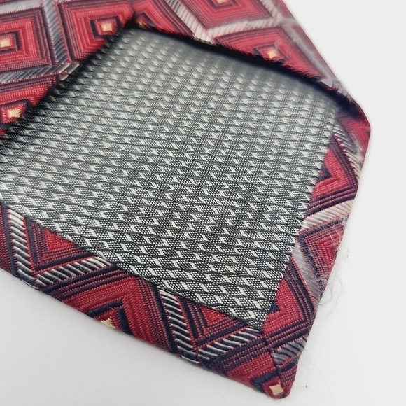 Bergamo New York | Vintage Maroon and Silver/Gray Checker Pattern Tie - Picture 5 of 11